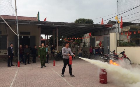 Ra mắt mô hình "Tổ liên gia an toàn phòng cháy, chữa cháy"  tại khu dân cư thôn Vực Thượng 2 xã Xuân Hồng