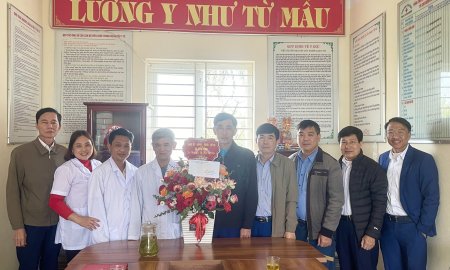 Xã Xuân Hồng: Thăm, chúc mừng Trạm Y tế xã nhân kỷ niệm 69 năm Ngày Thầy thuốc Việt Nam 27/02