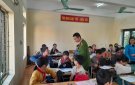 CÔNG AN XÃ XUÂN HỒNG RA QUÂN KIỂM TRA VIỆC CHẤP HÀNH PHÁP LUẬT CỦA HỌC SINH