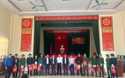 Xã Xuân Hồng tổ chức buổi gặp mặt thanh niên lên đường nhập ngũ  Năm 2025