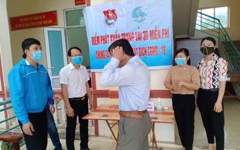 Hội LHPN và Đoàn Thanh niên xã Xuân Hồng chung tay phòng chống dịch Covid-19